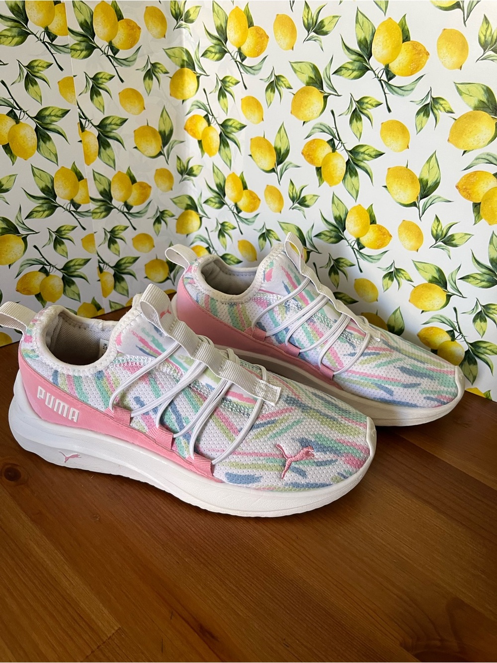 Puma Girl’s Pastel Multicolor Knit Sneakers with Pink Accents Size 3.5C